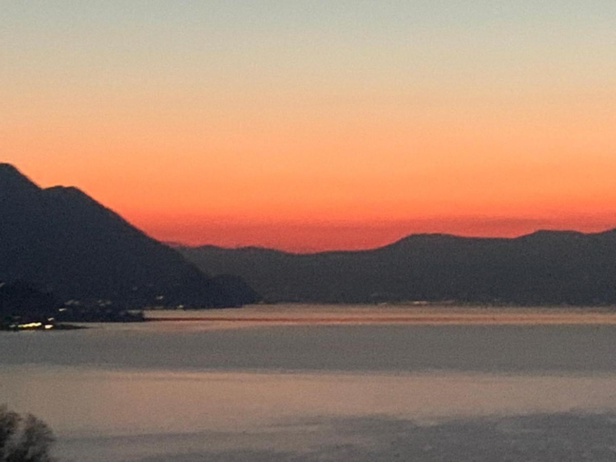 Casa Colmegna Mit Traumhaften See- Und Bergblick 勒威诺 客房 照片